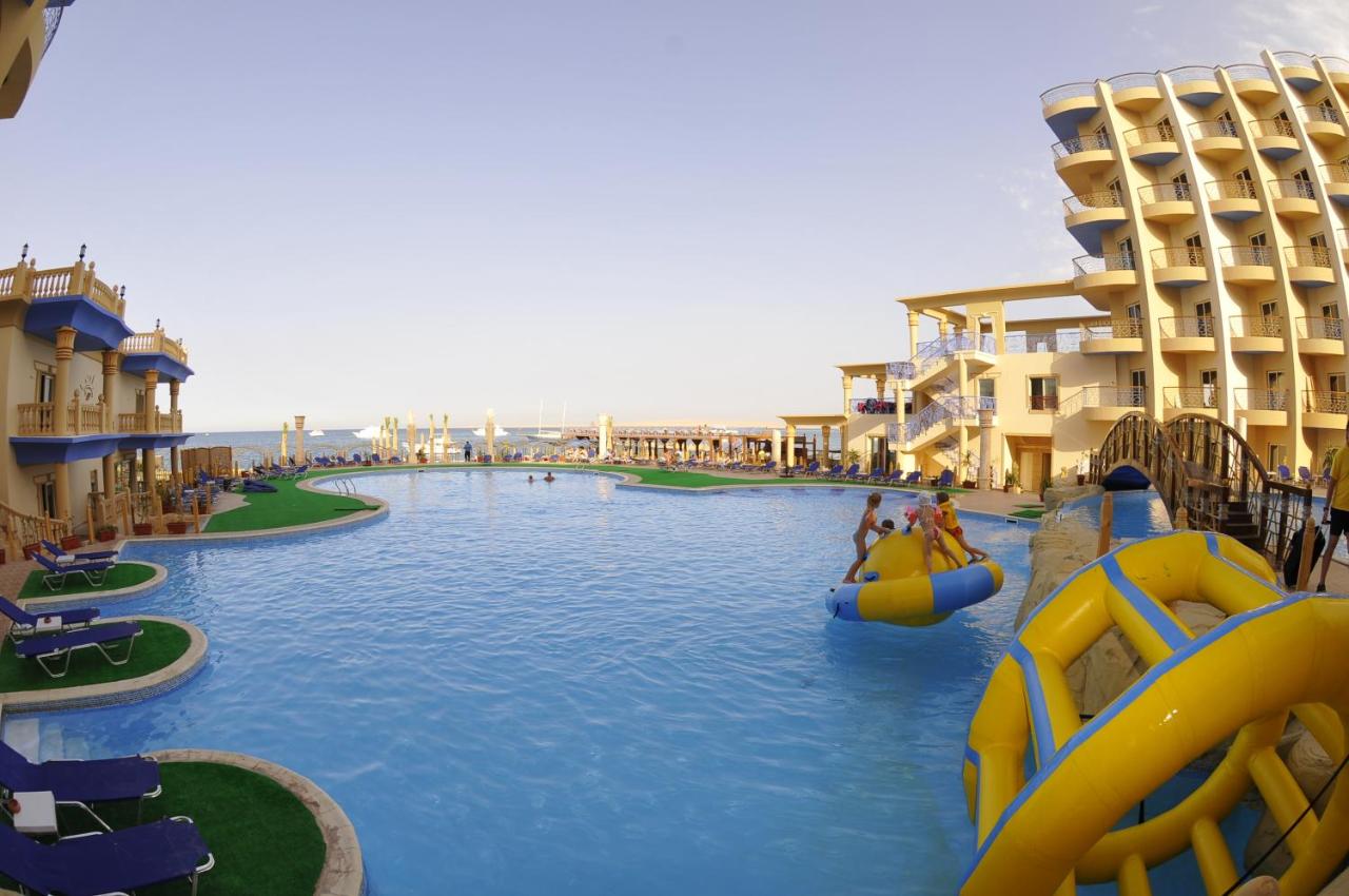 Sphinx Aqua Park Beach Resort