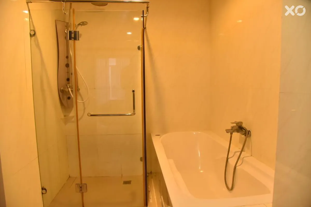 Boss Suites Nana Hotel