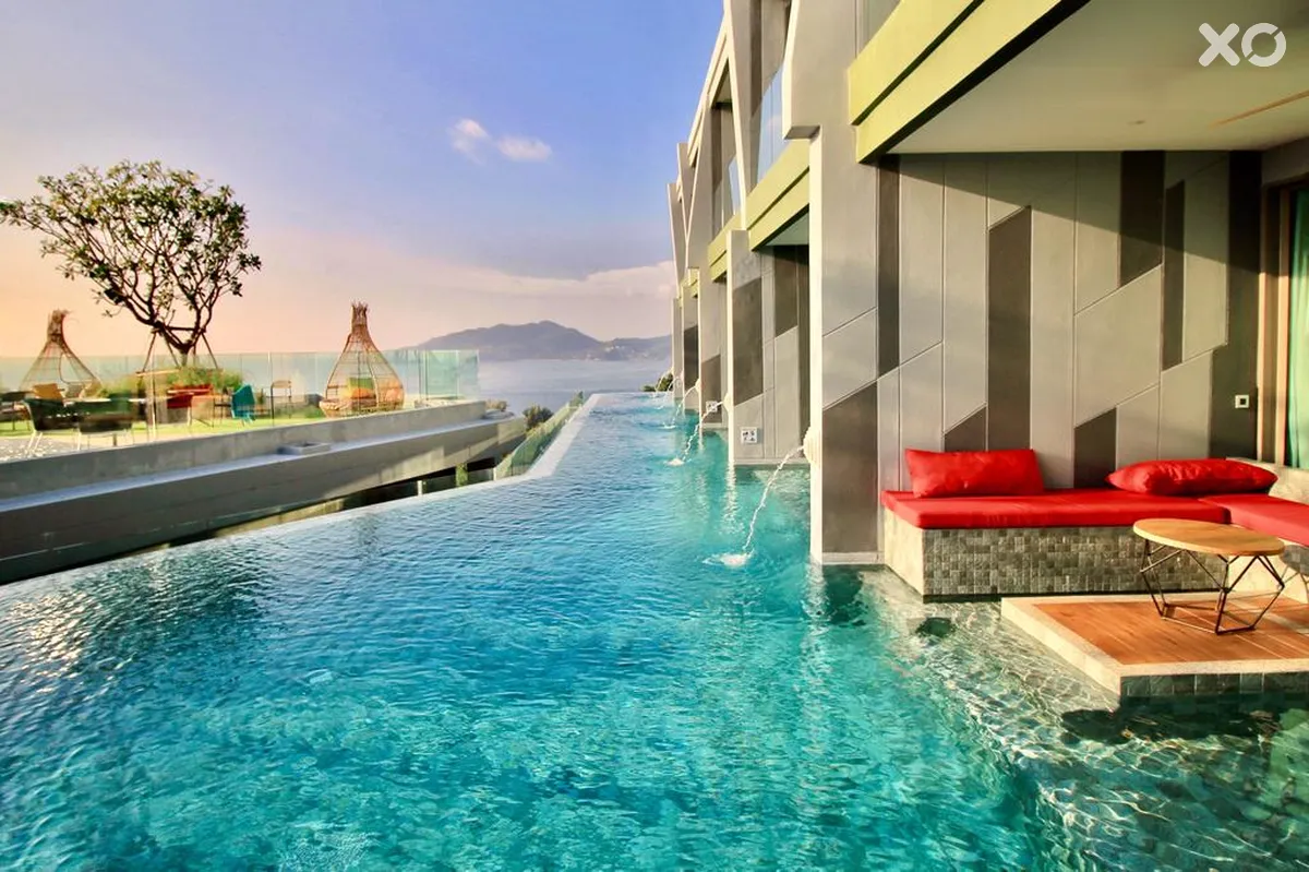 Crest Resort & Pool Villas