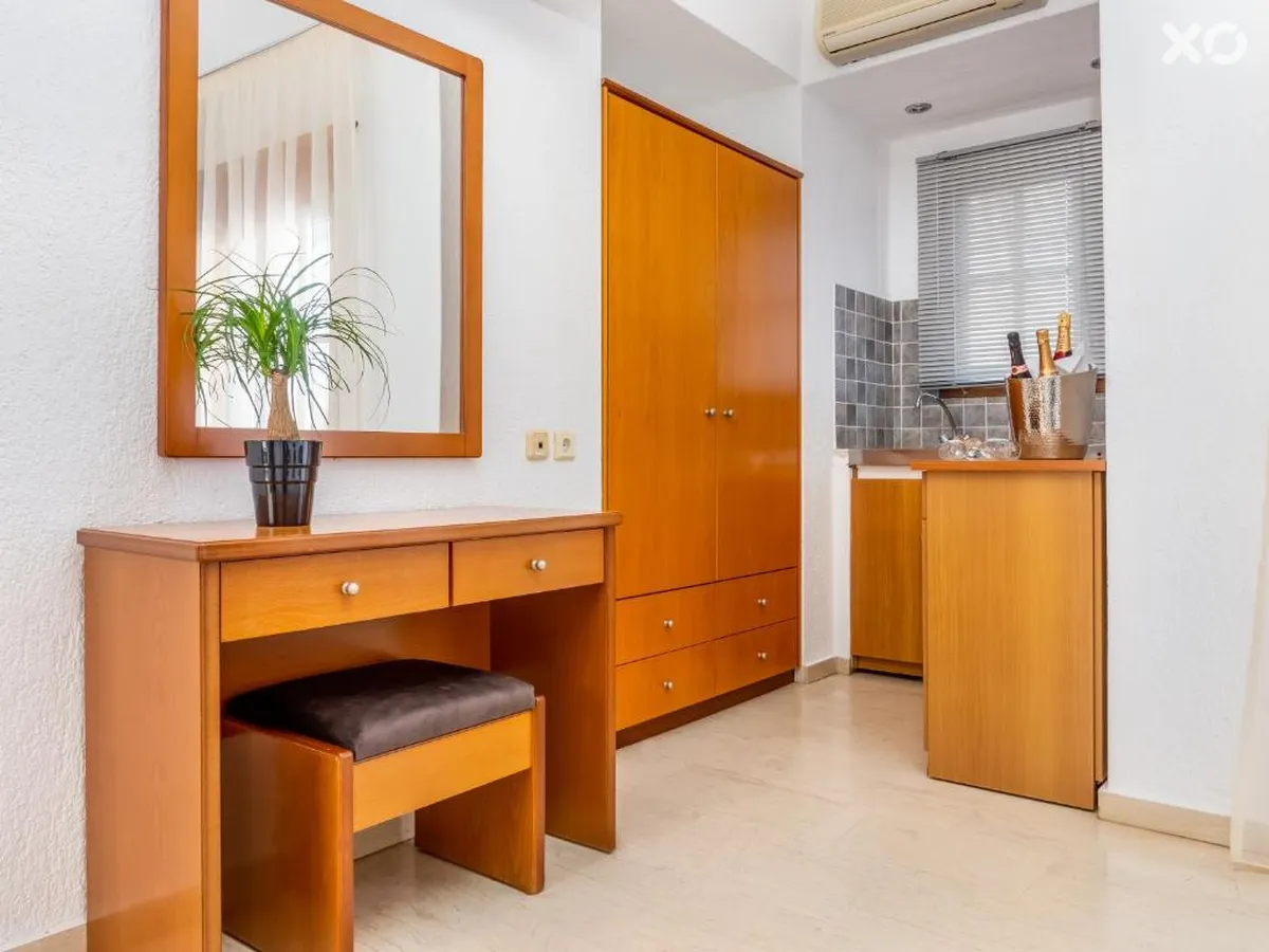 Alikes Suites & Studios