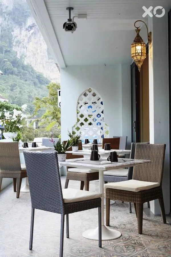 The Verandah Hotel