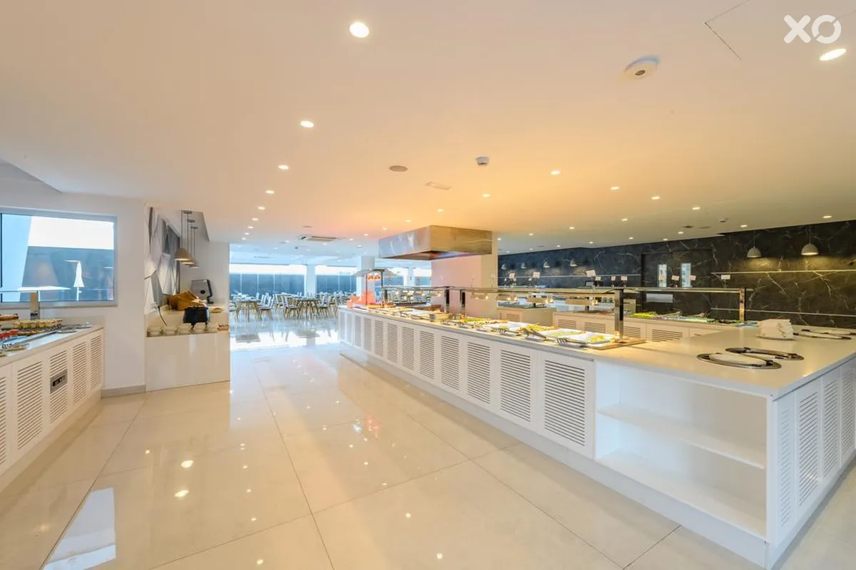Seasons Tasia Maris Hotel