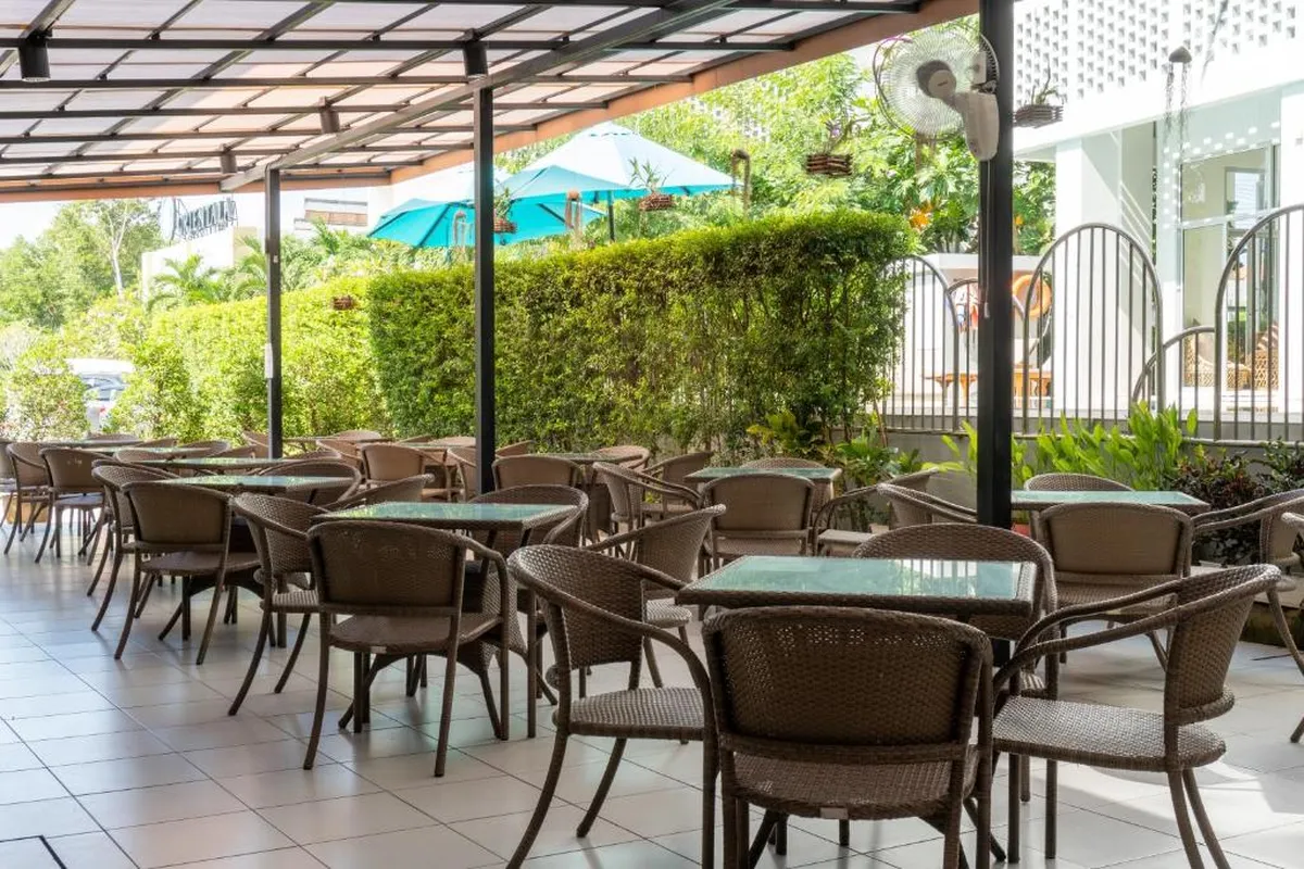 Recenta Suite Phuket Suanluang
