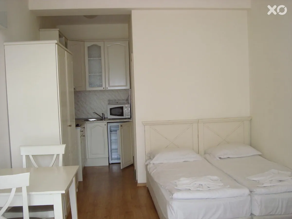 Flores Park Apartments