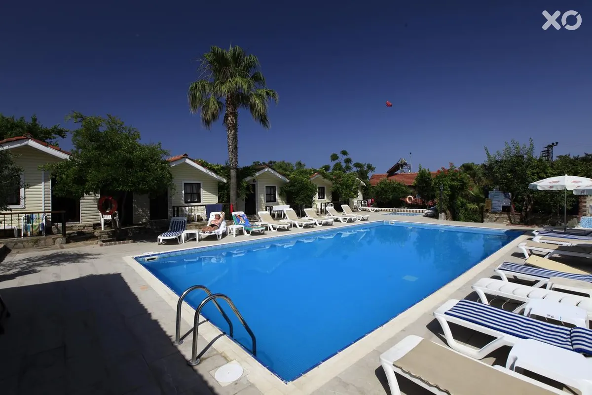 Leda Beach Hotel