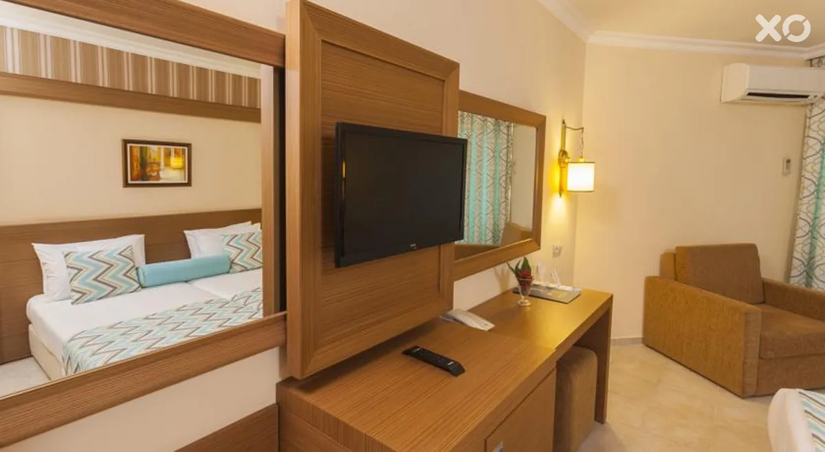Iz Flower Side Beach Hotel