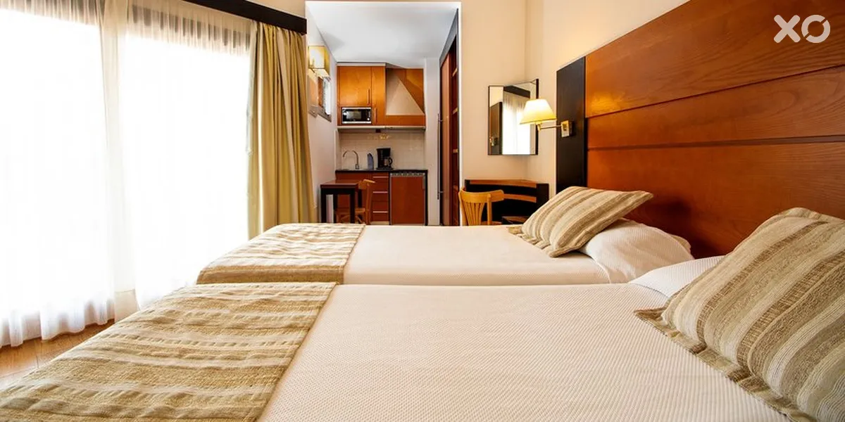 HL Miraflor Suites Hotel