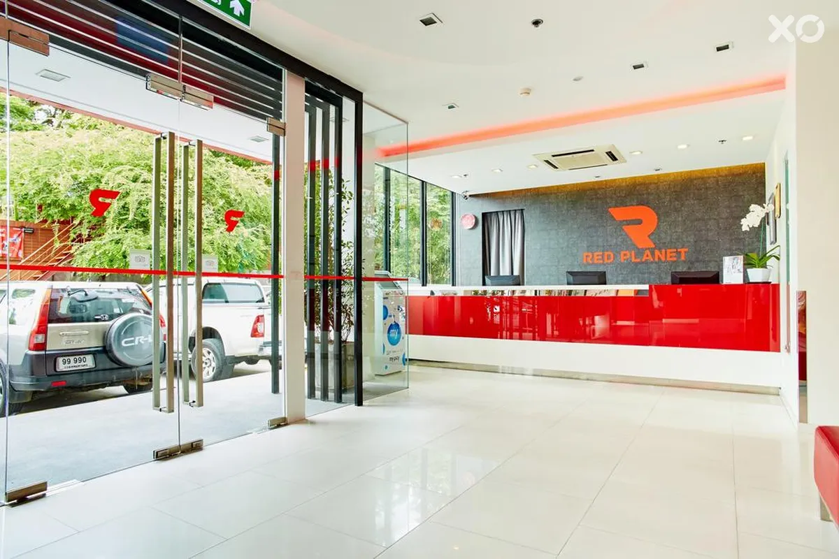Red Planet Hotel