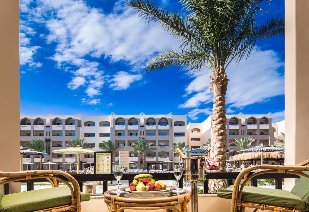 El Karma Aqua Beach Resort