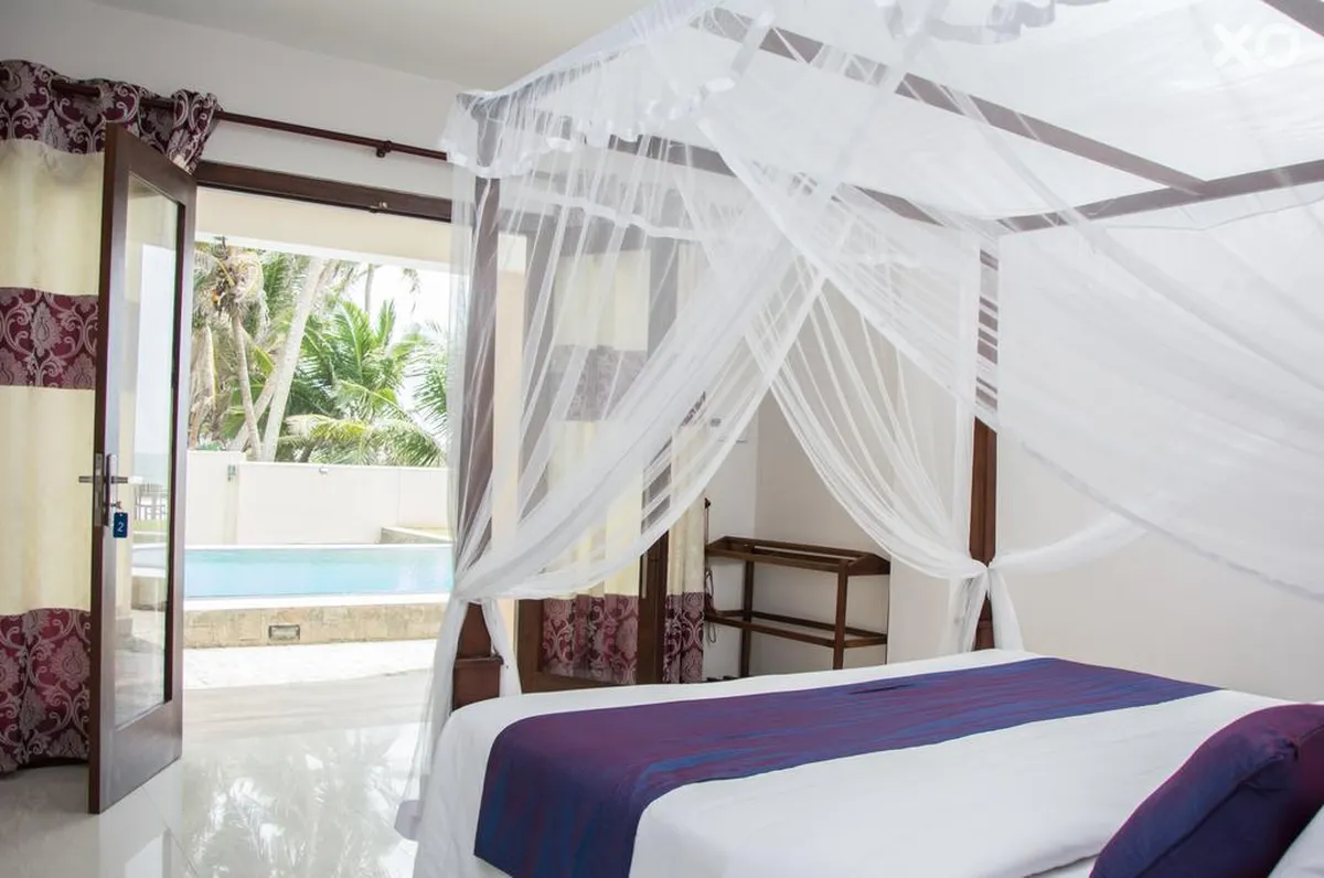 Sapphire Seas Beachfront Hotel