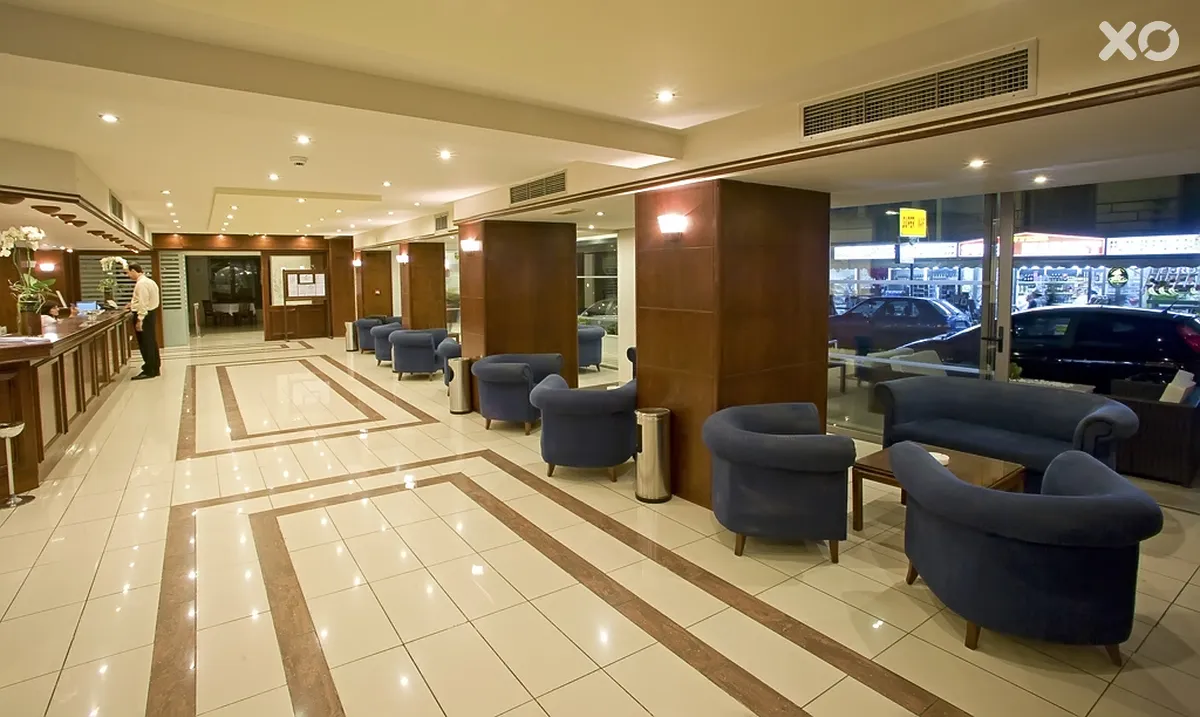 Manousos City Hotel