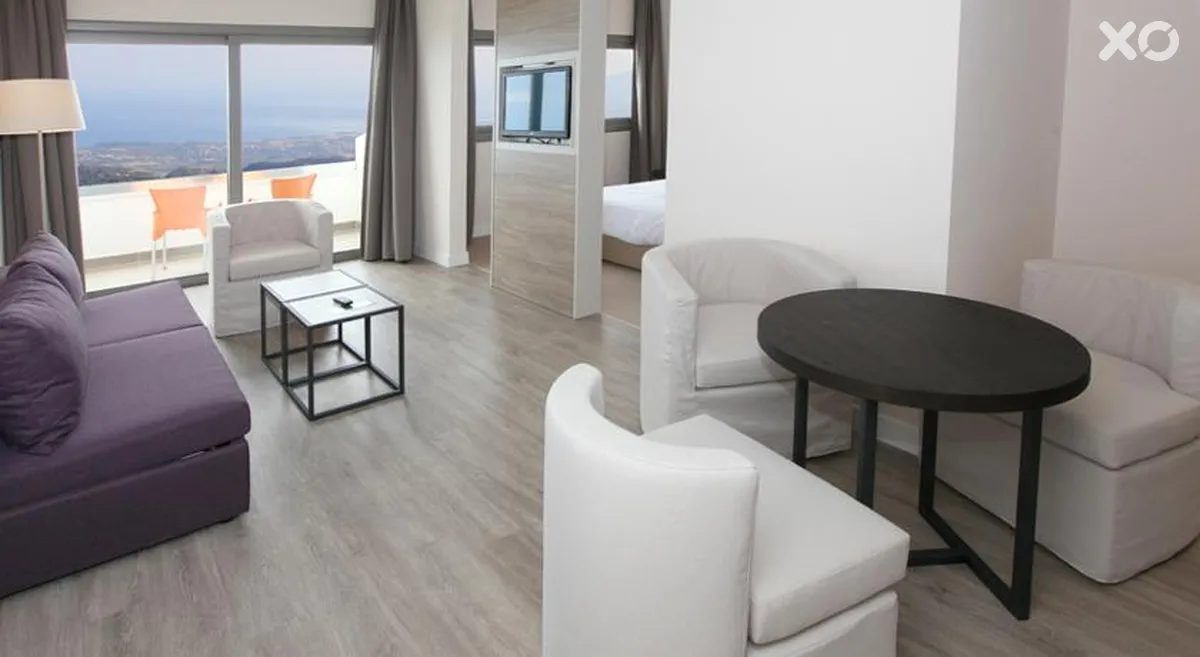 Droushia Heights Hotel