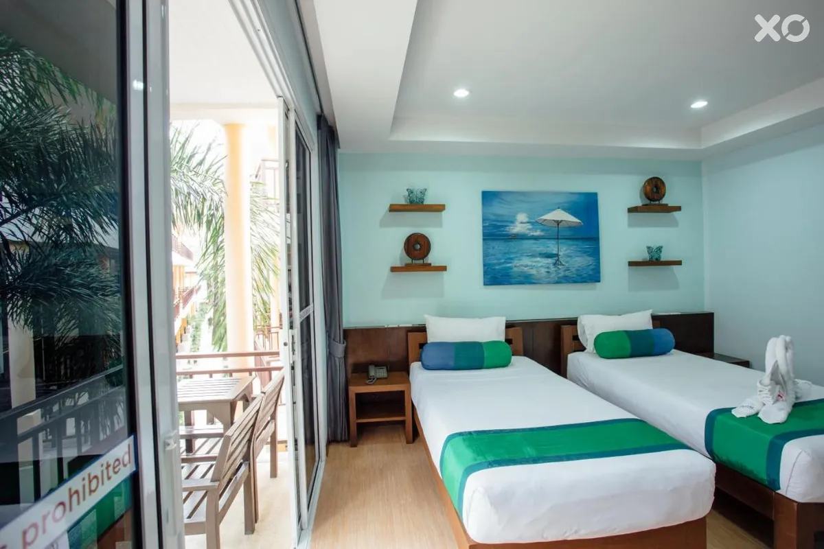 Ark Bar Beach Resort