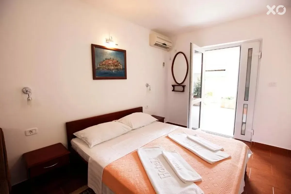 Baron Apartments