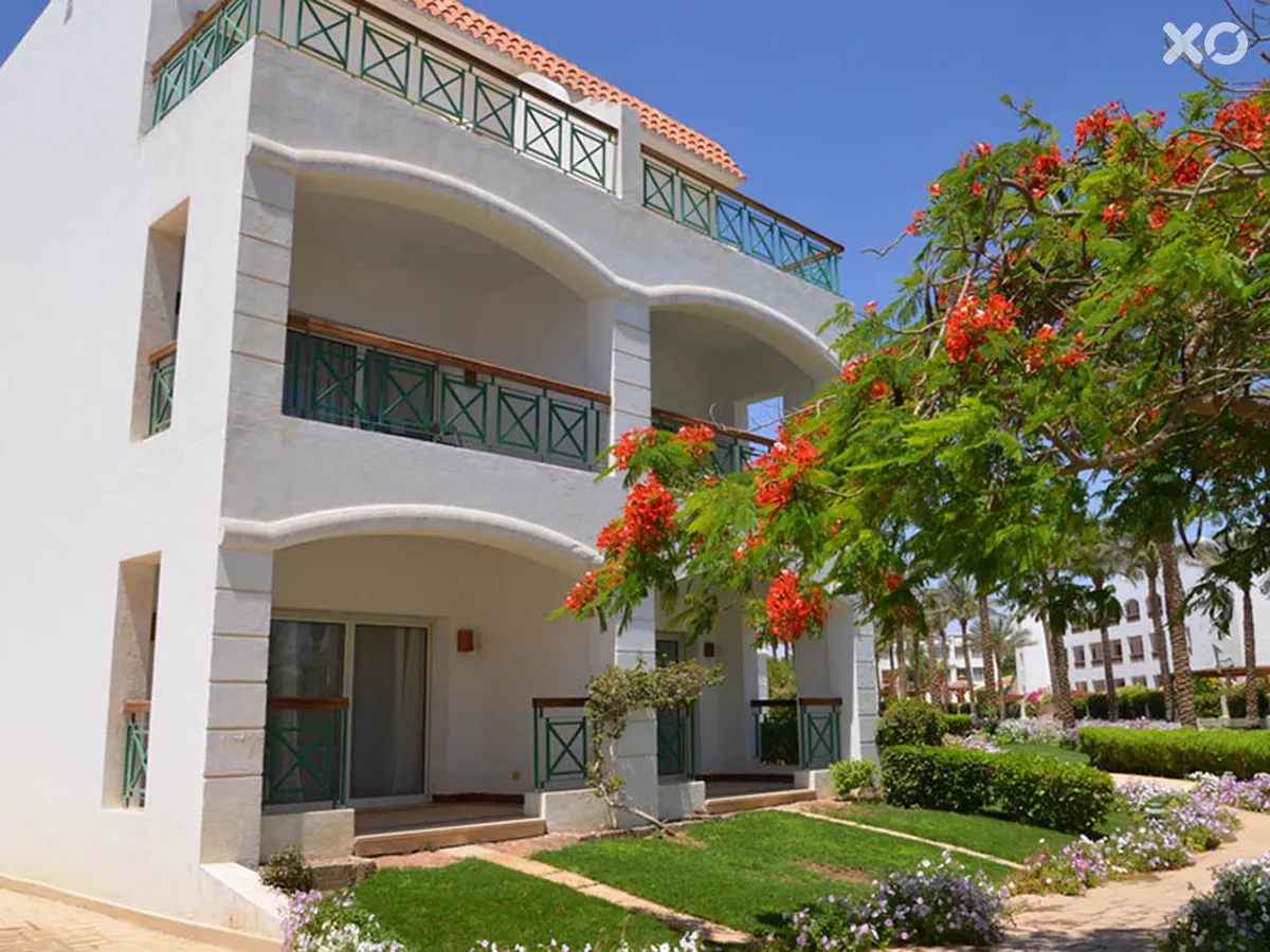 Ivy Cyrene Island Resort