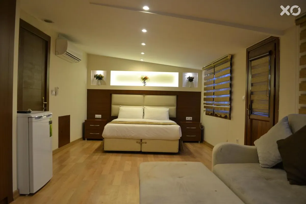 Seven Days Hotel