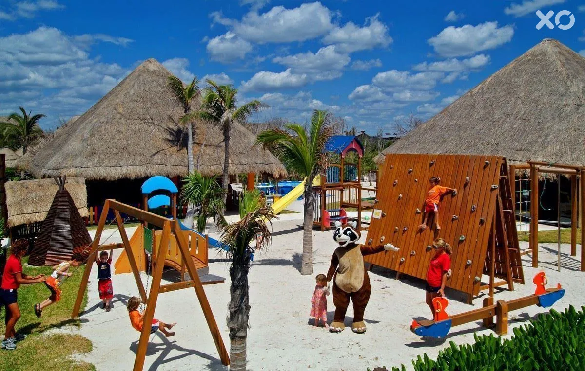 Grand Palladium Colonial Resort & Spa