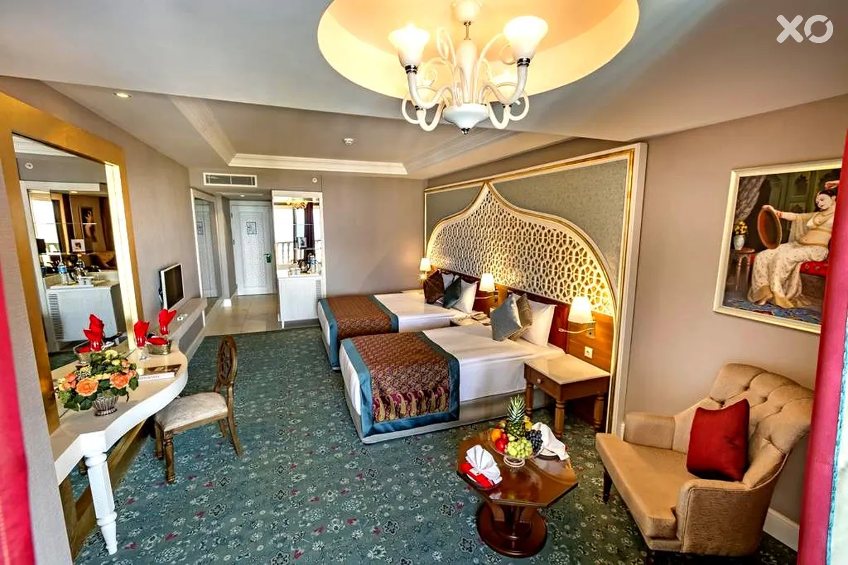 Royal Taj Mahal Hotel