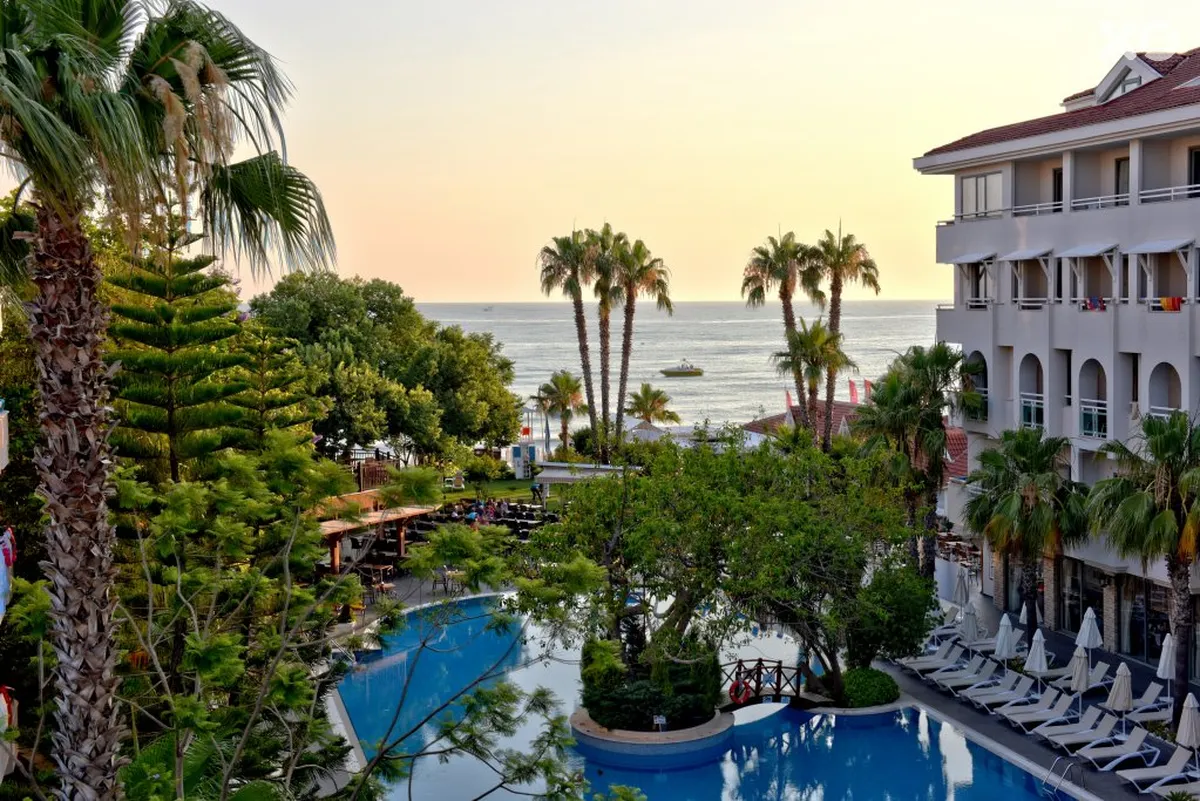 Side Star Beach Hotel