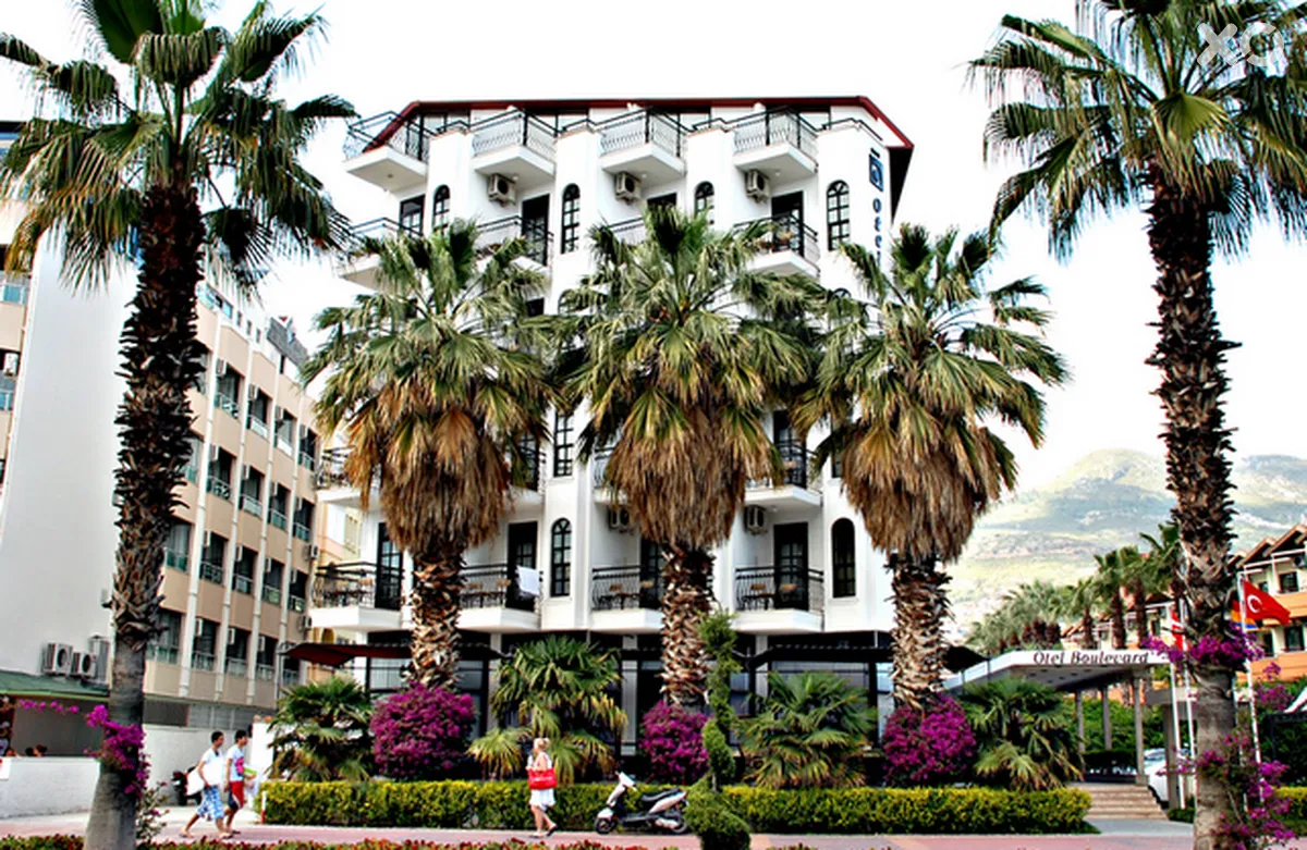 Boulevard Hotel