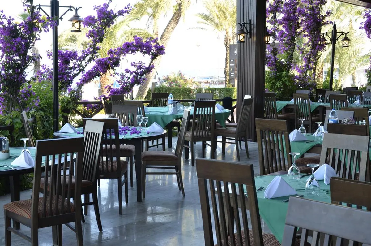 Emelda Sun Club