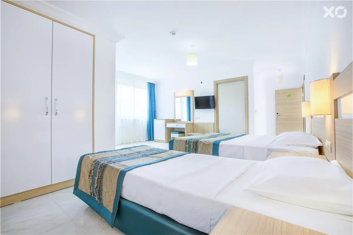 Green Life Hotel