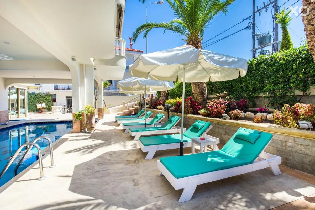 Garden Hotel