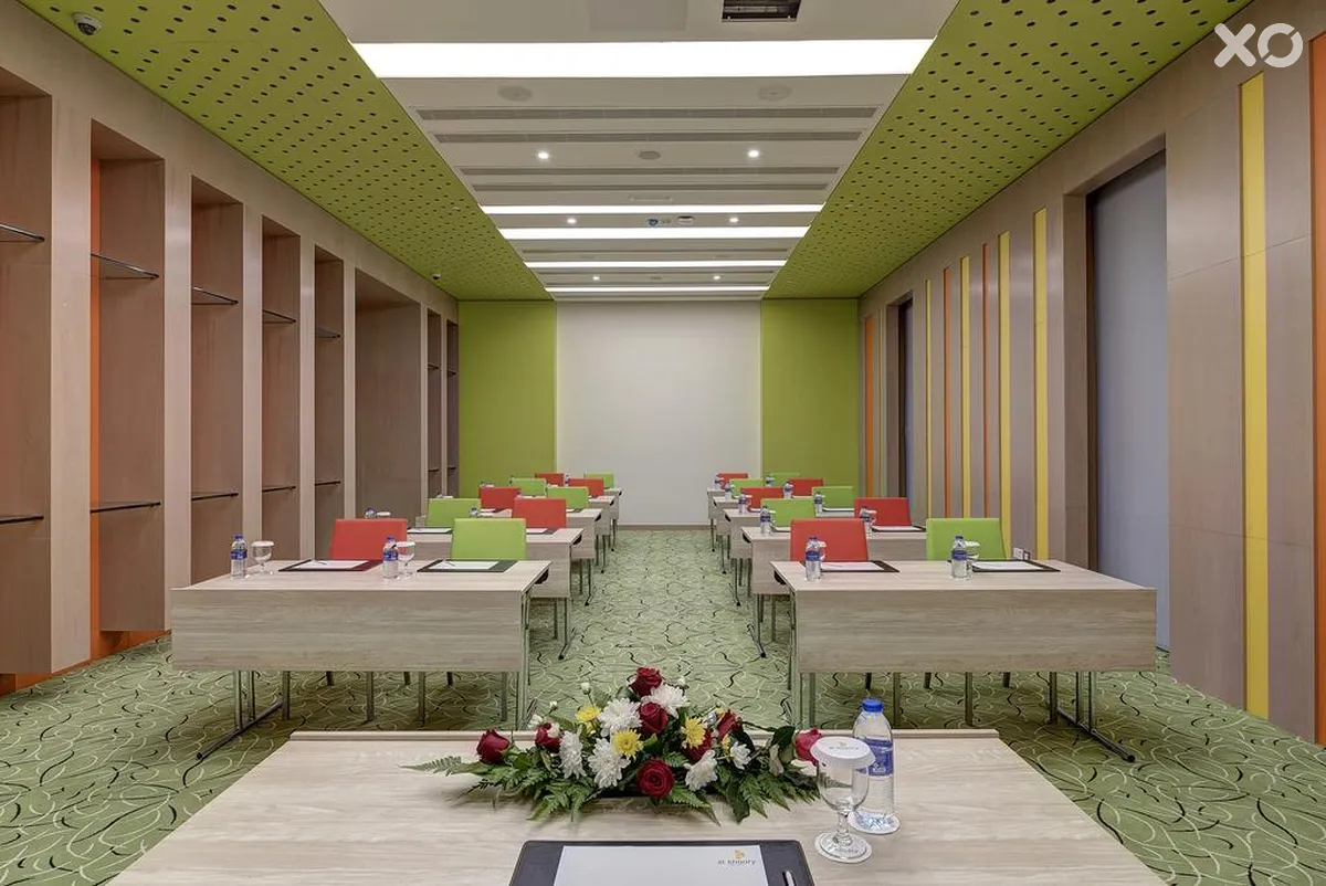 Al Khoory Atrium Hotel