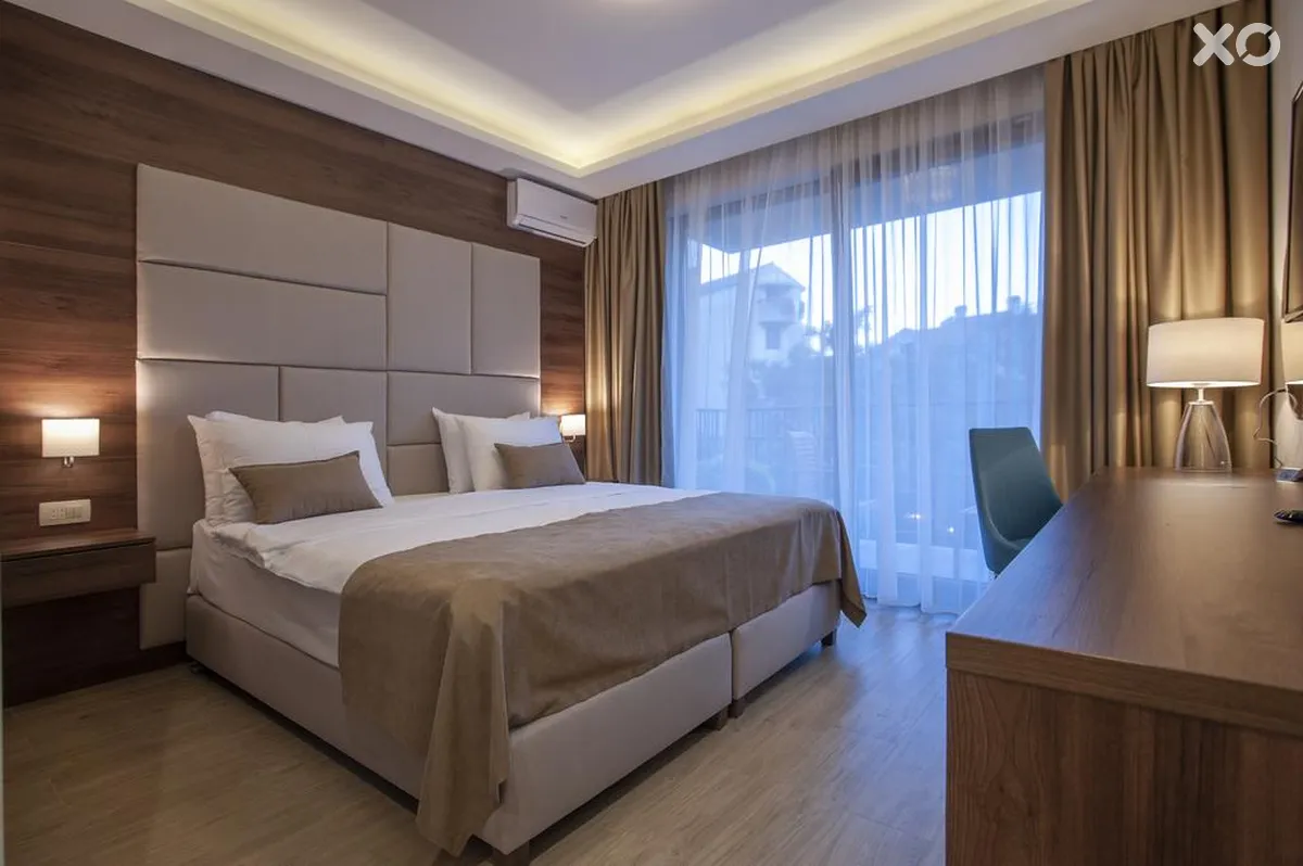 Twelve Hotel