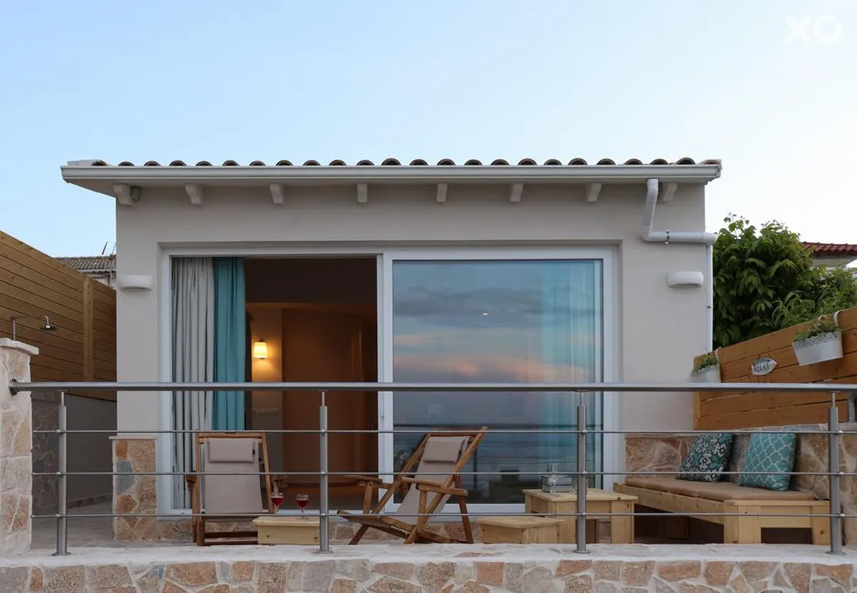 Ekati Mare Suites & Villas