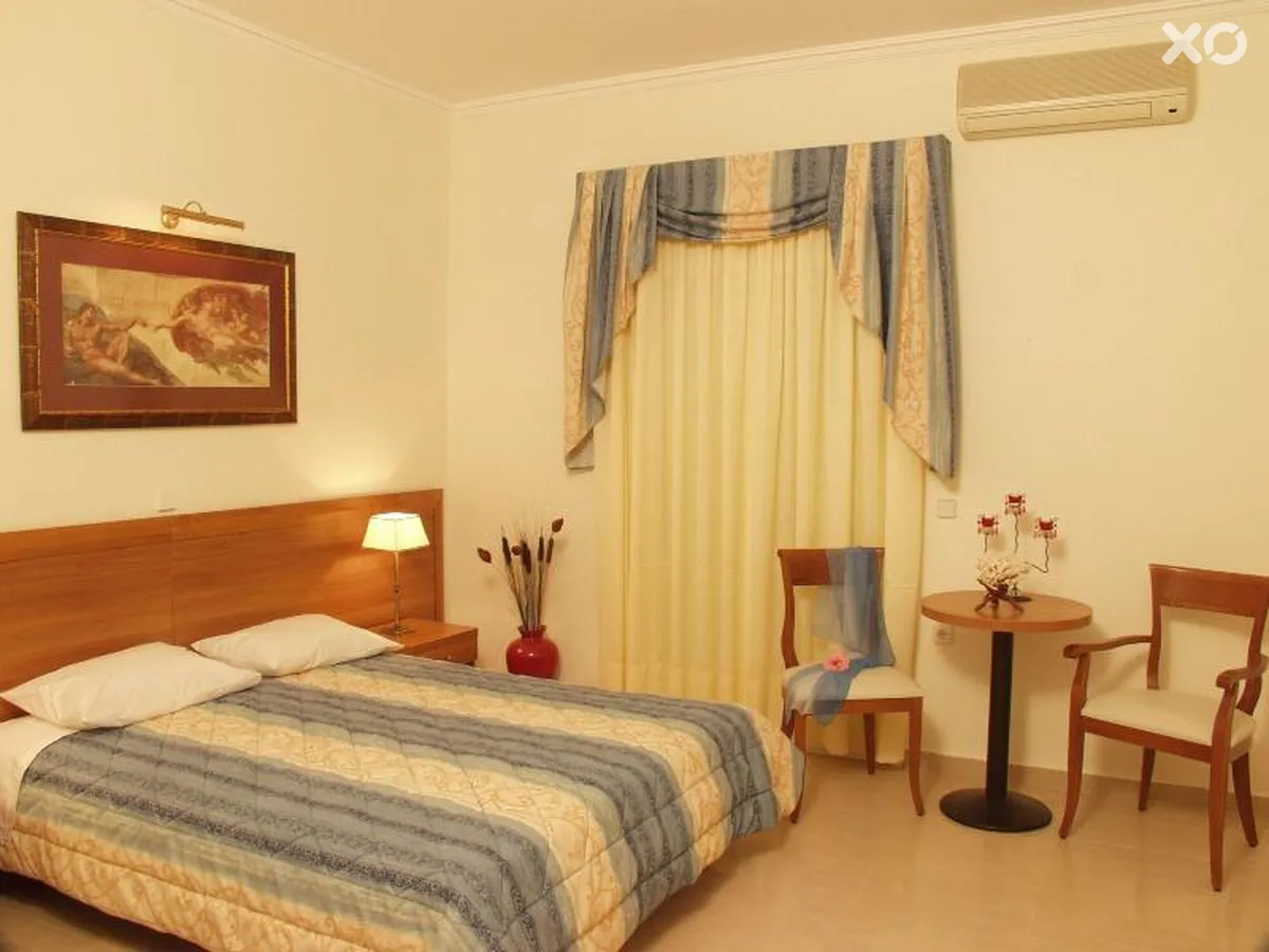 Ionis Art Hotel