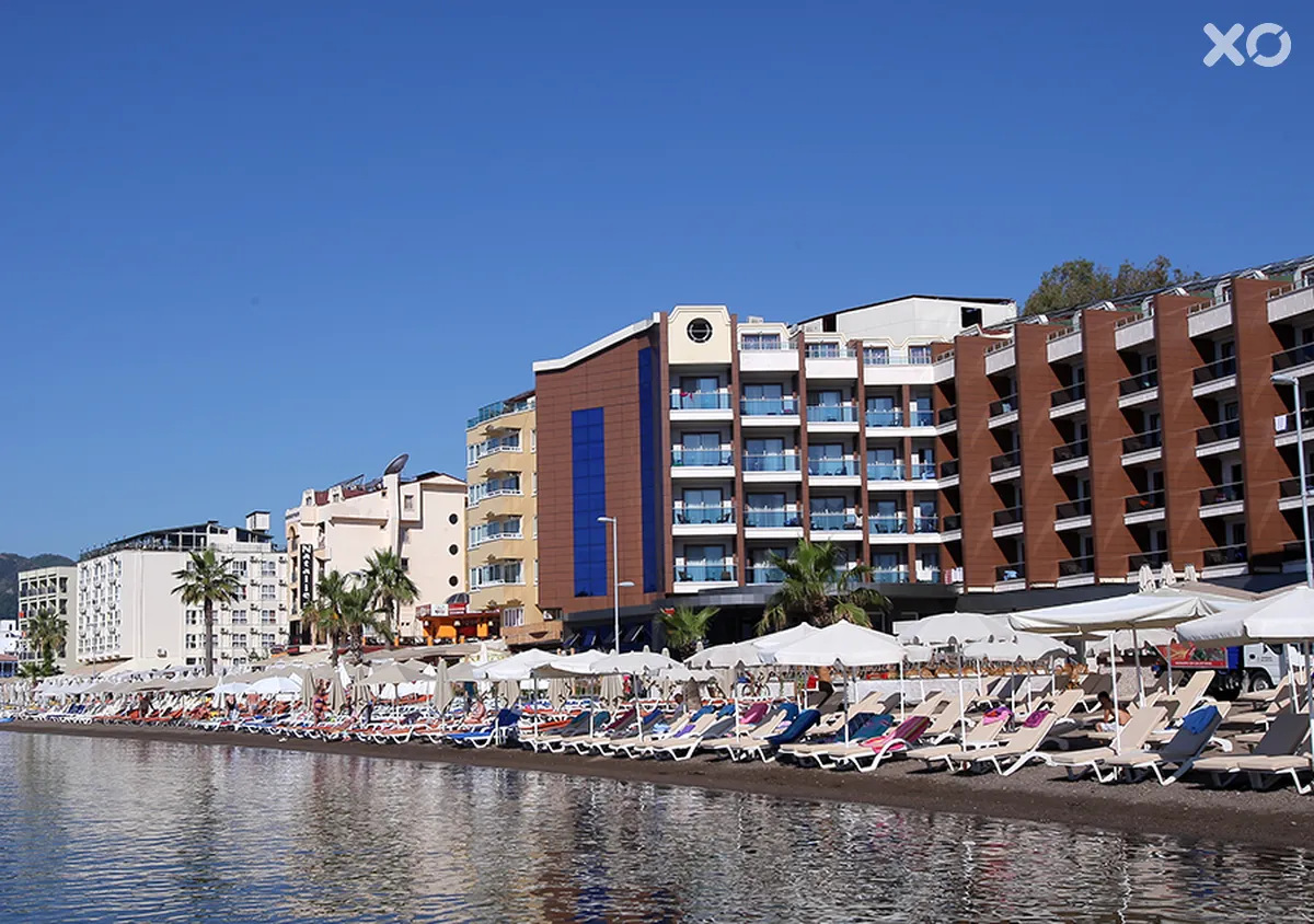 Point Beach Hotel
