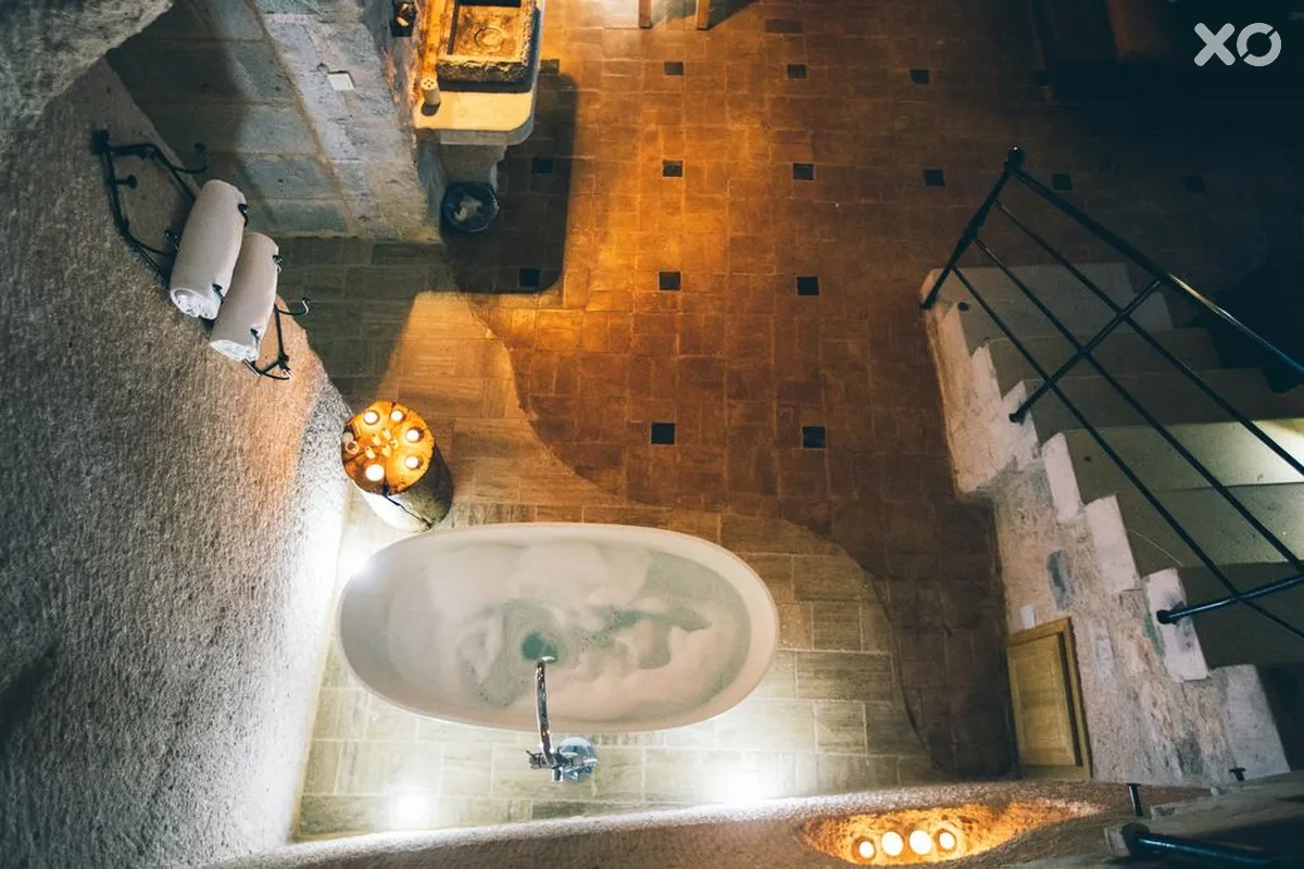 Millstone Cave Suites Hotel