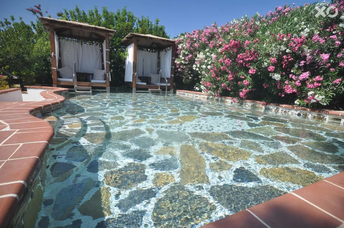 El Vino Hotel & Suites