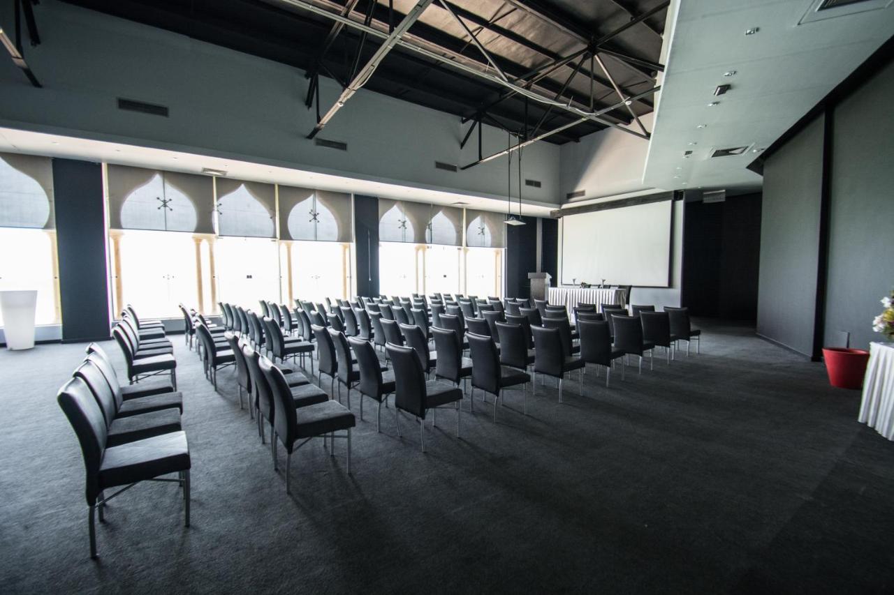 Sunny Days El Palacio