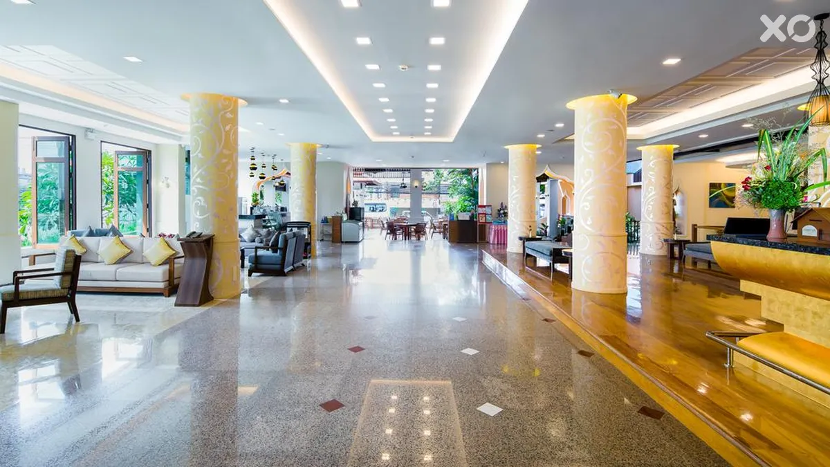 Aiyara Palace Hotel
