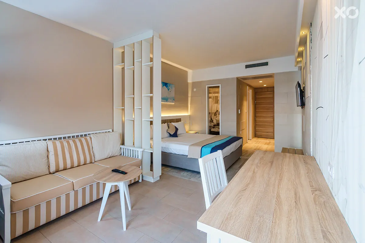 Carine Hotel Delfin