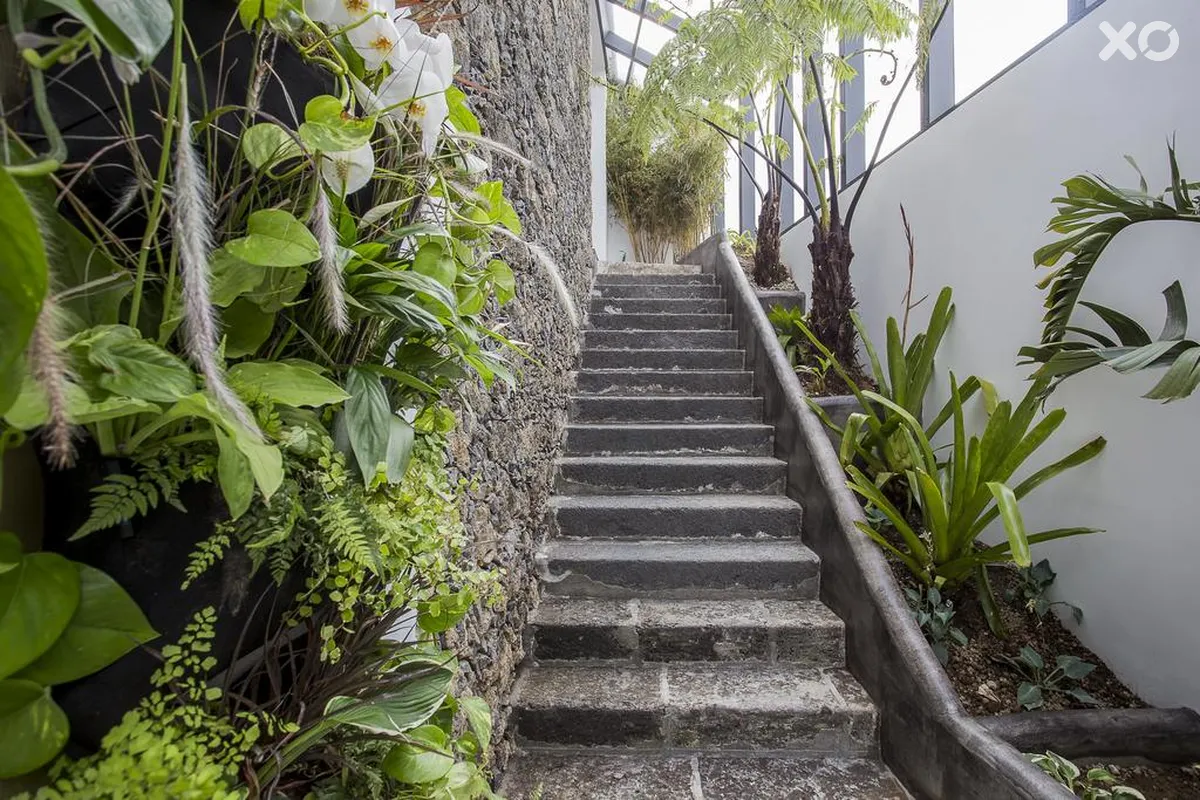White Exclusive Suites & Villas