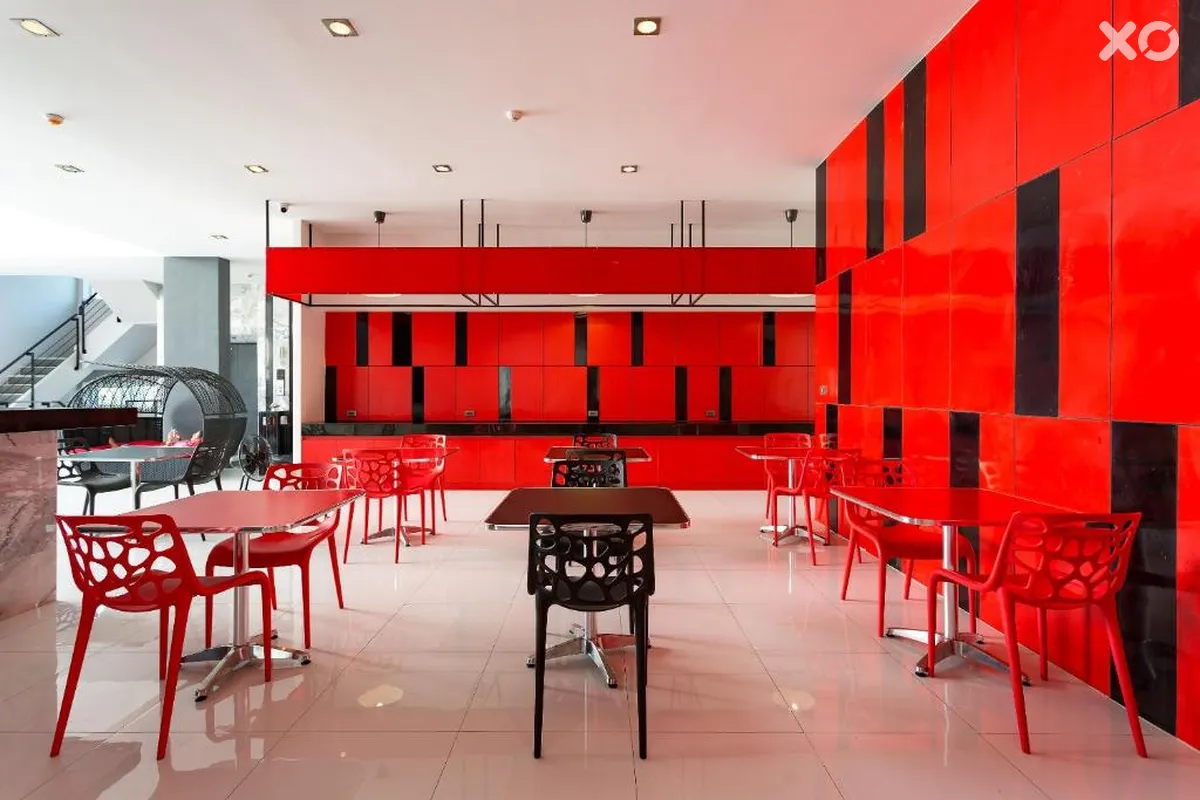 Neon Patong Hotel