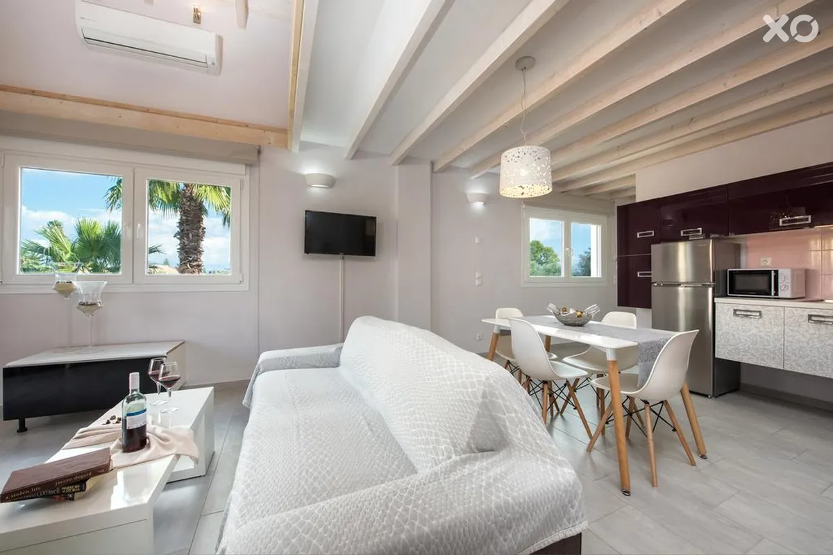 Kavos Plaza Hotel