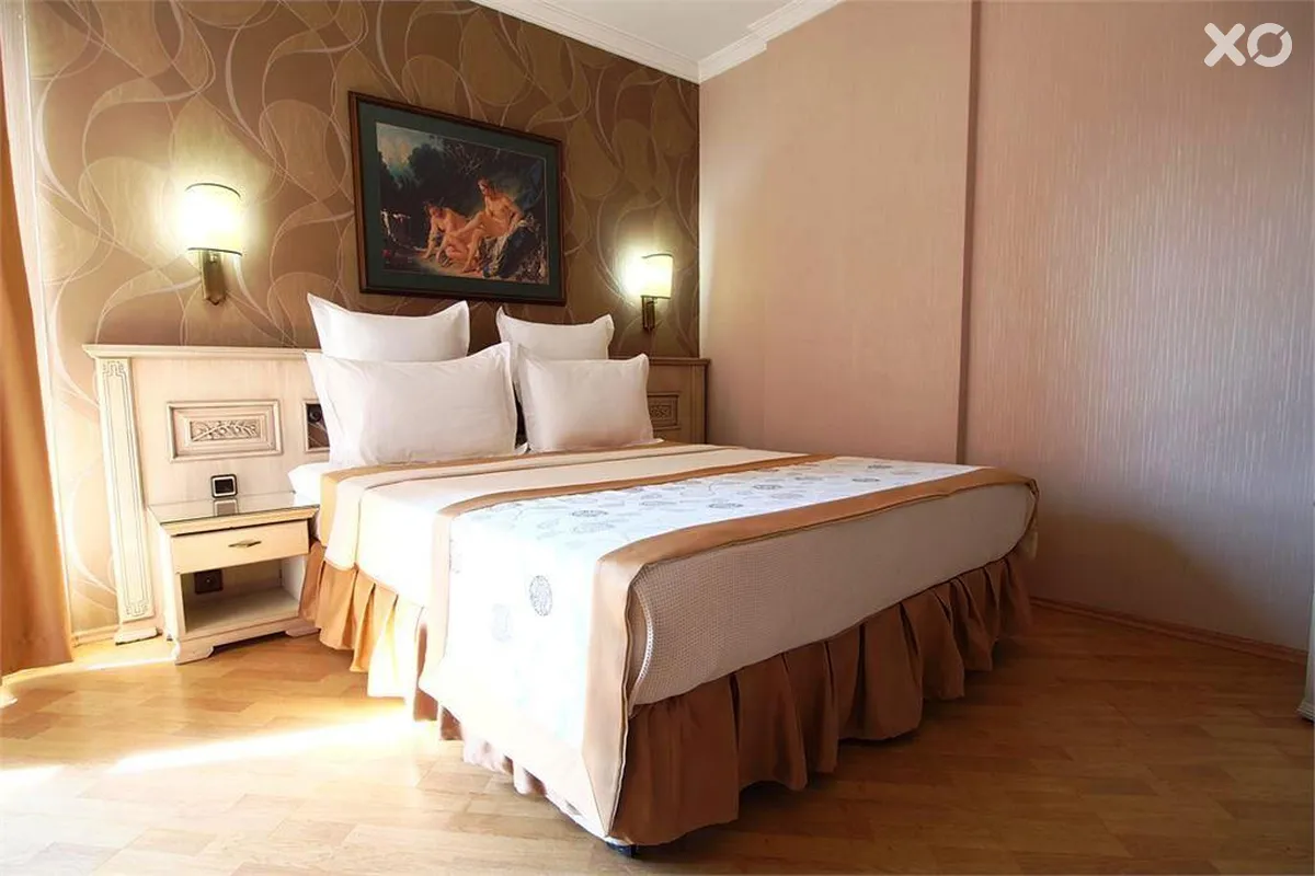 Romance Hotel