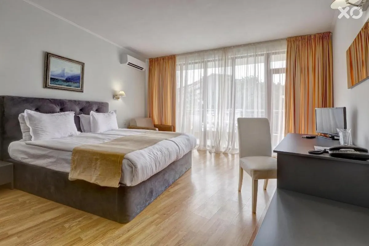 Continental Golden Sands