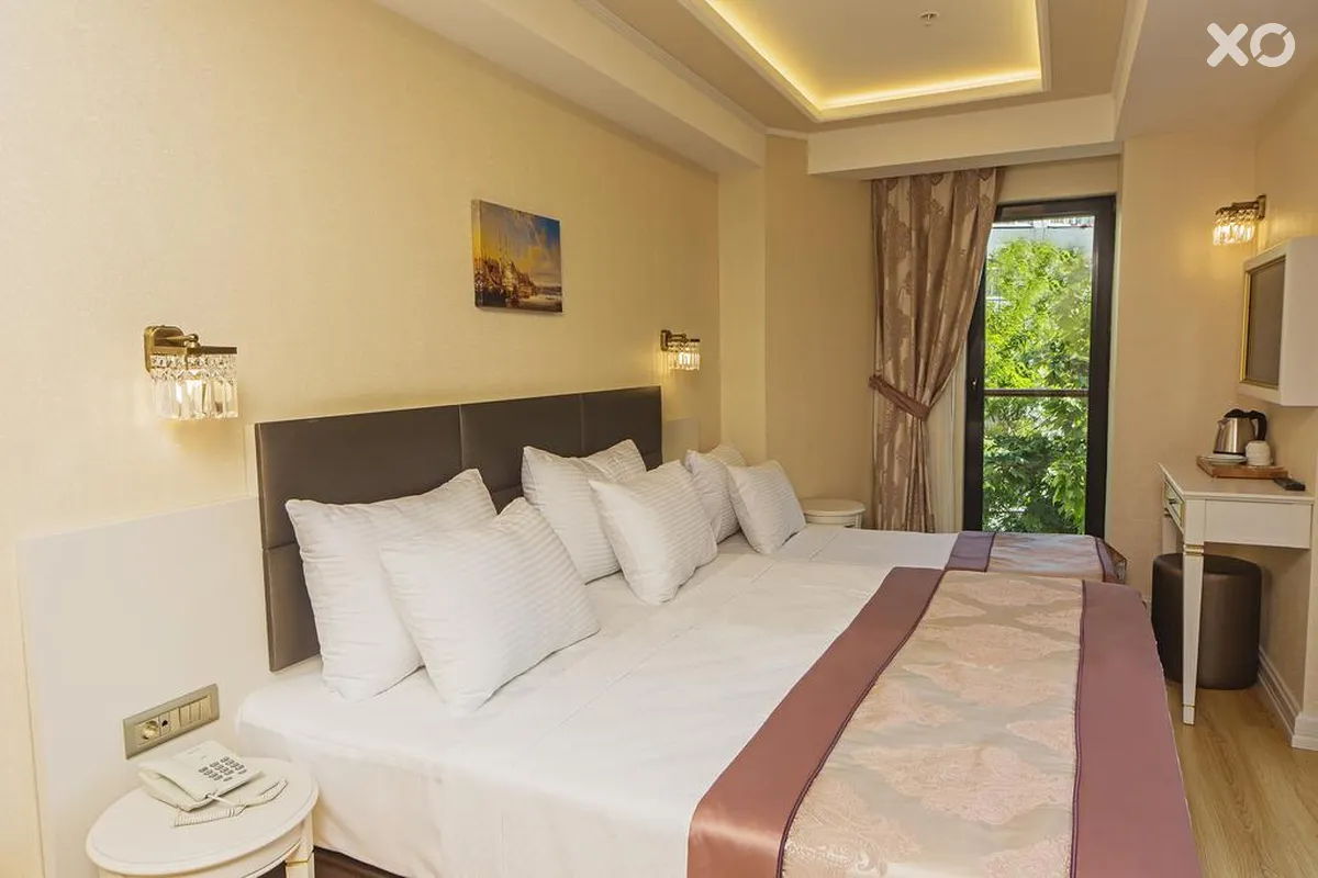 Grand Naki Hotel