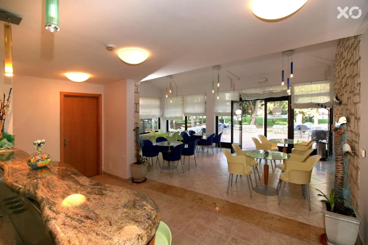 Flores Hotel