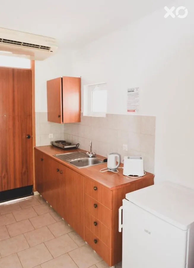 Coliseum Studios & Apartments