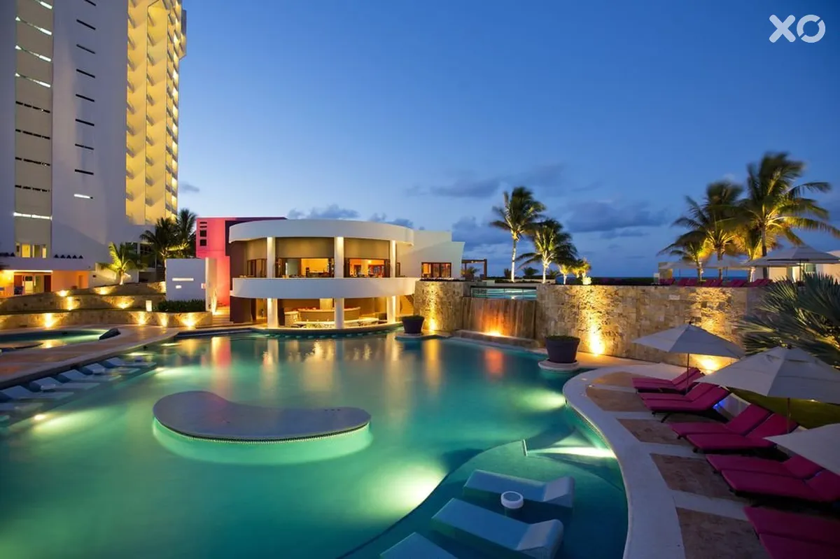 Krystal Altitude Cancun