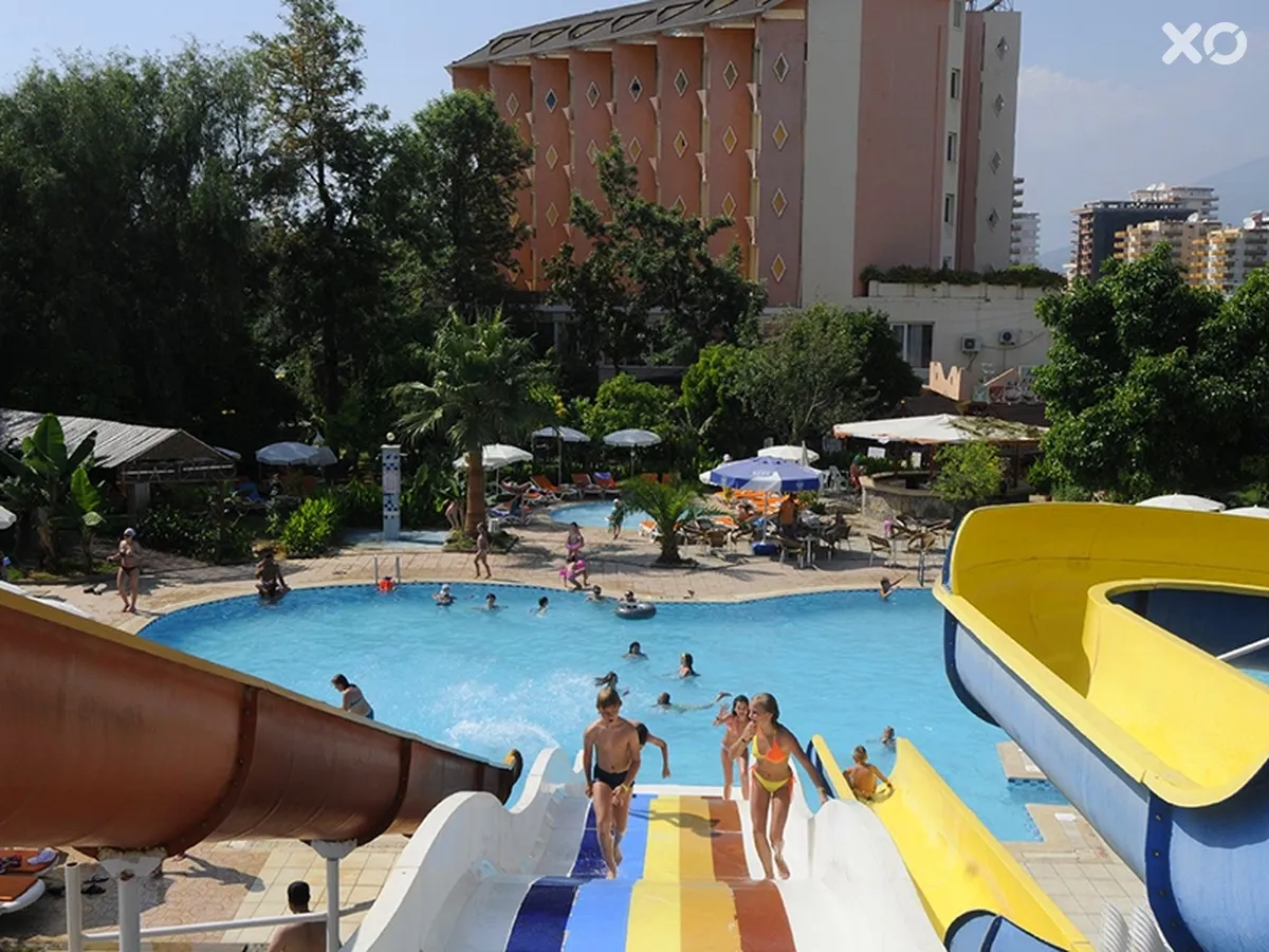 First Class Hotel