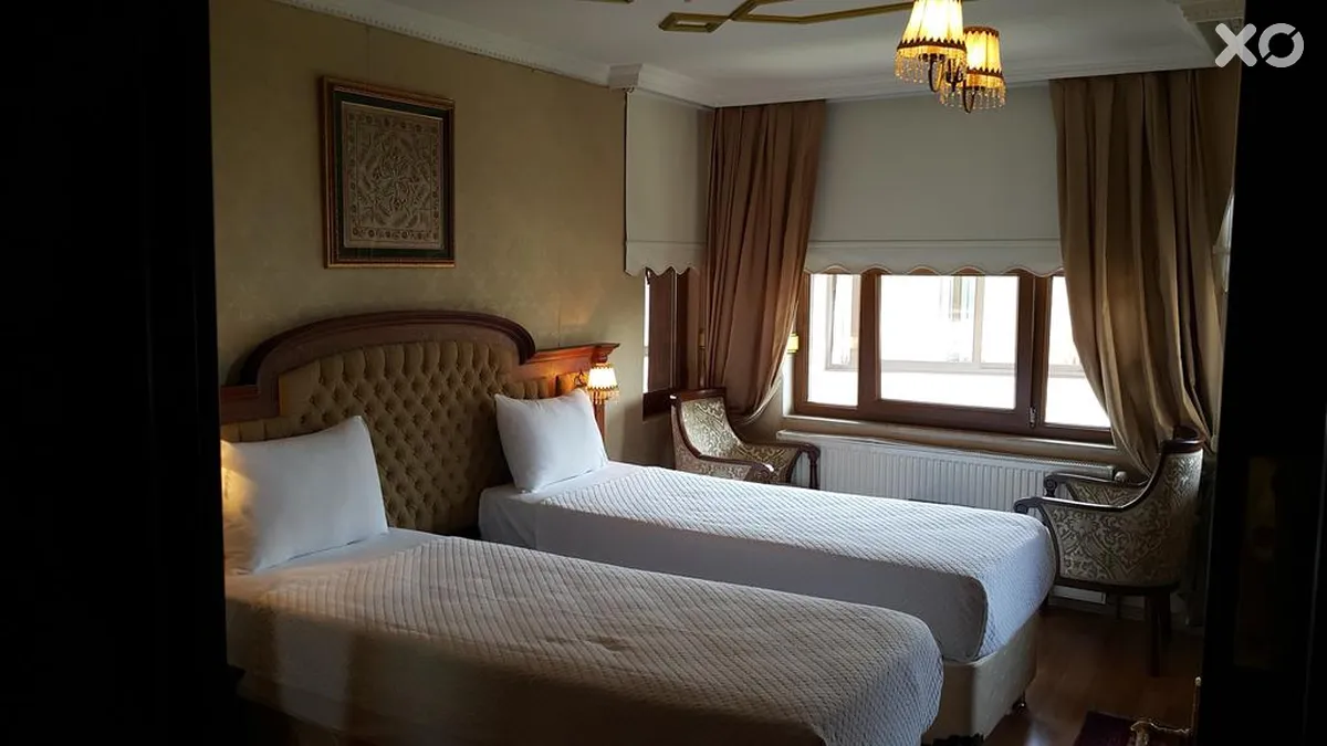 Aruna Hotel