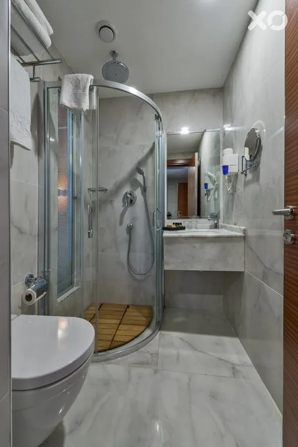 Glorious Hotel