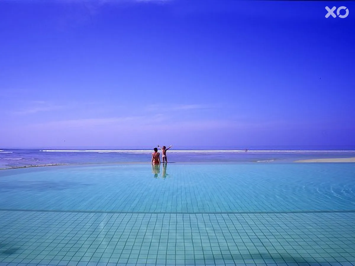 Apsara Beachfront Resort & Villa